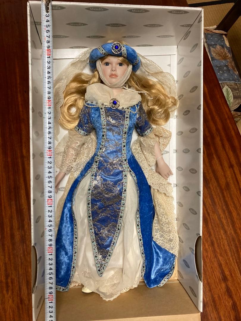 フランスムンデイ社限定ビスクドール