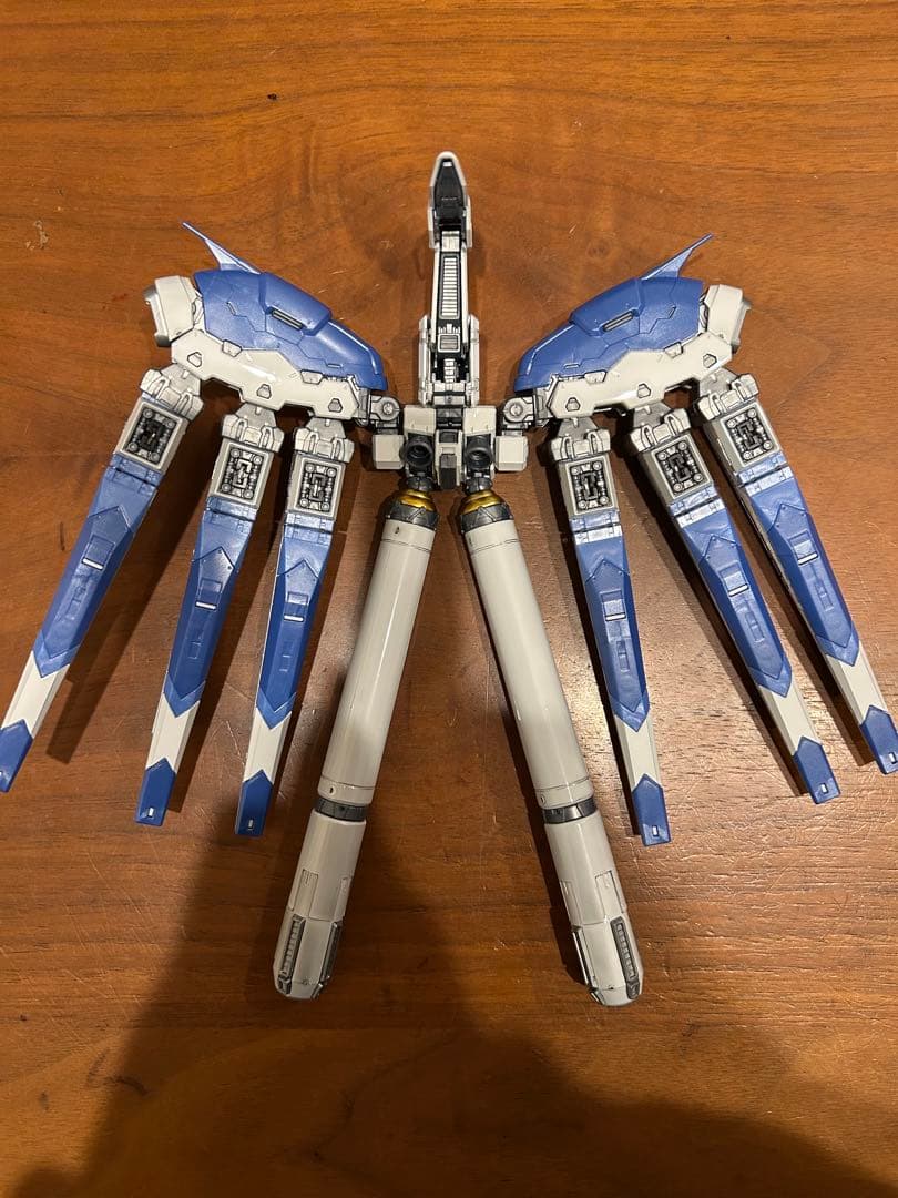 RG　Hi-νガンダム　チタニウムフィニッシュ　組み立て済