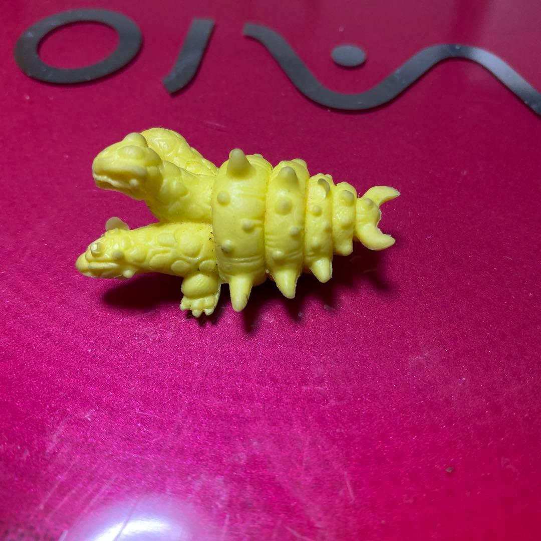 怪獣フィギュア　　サンジンチョウ