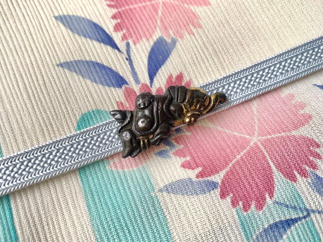 金工　帯留め　アンティーク　布袋尊　彫金　七福神　目貫　前金具