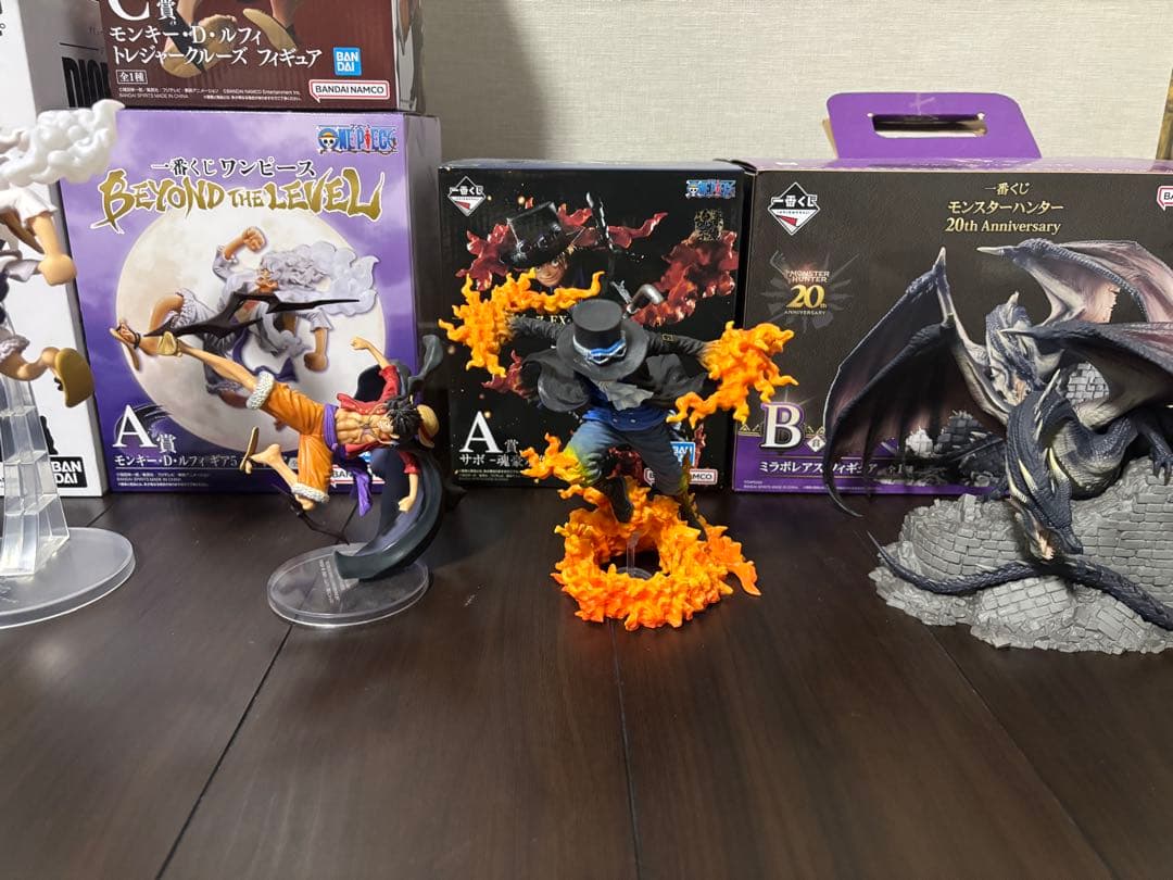 フィギュア　9点　まとめ売り　ワンピース、モンハン、ヒロアカ