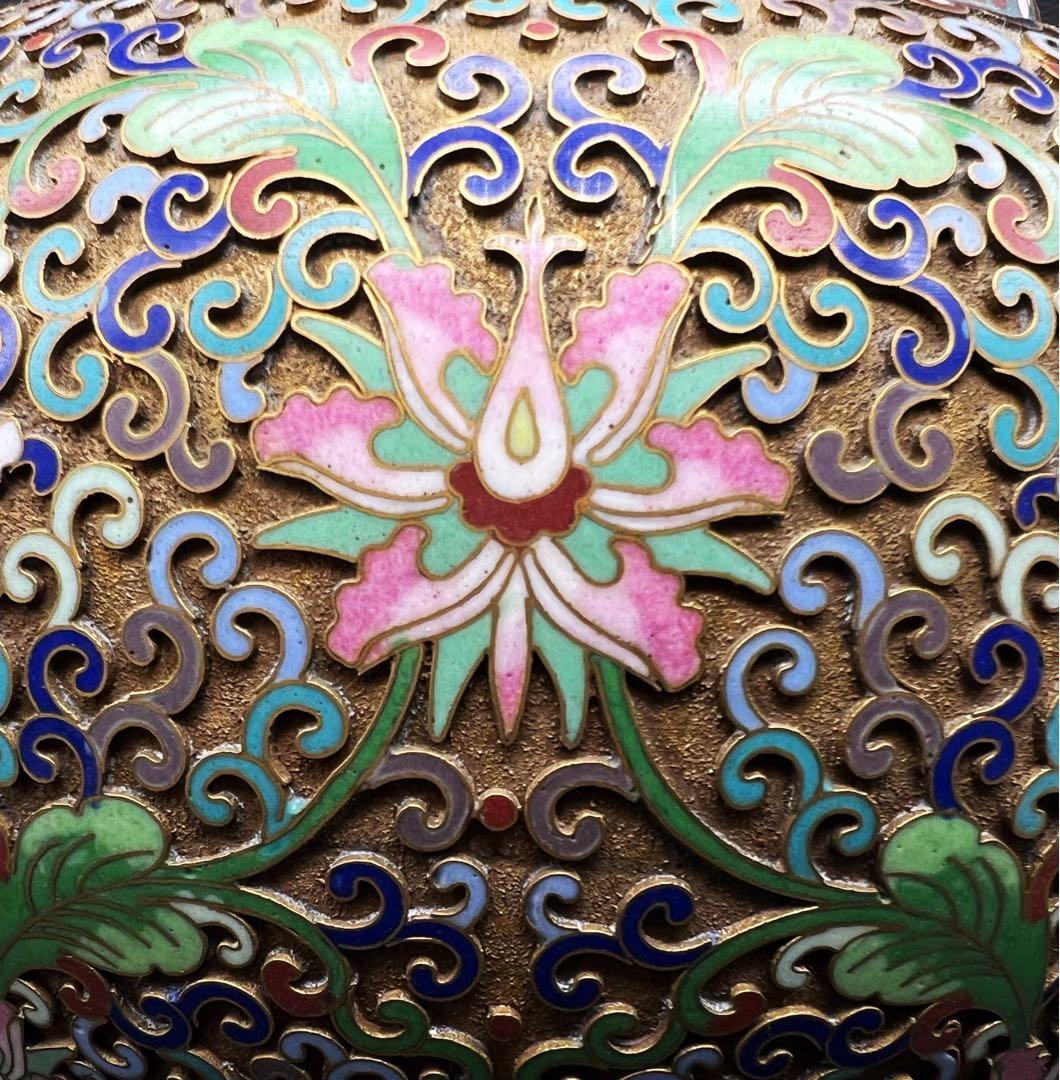 中国美術 古玩 掐丝珐琅 七宝焼　蝶々紋樣花瓶 台座付き　骨董品
