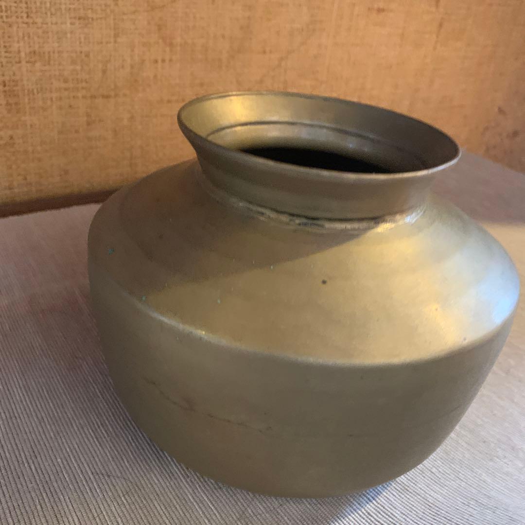 壺　花瓶　水瓶　インド　骨董屋 金属製 丸型装飾用壺
