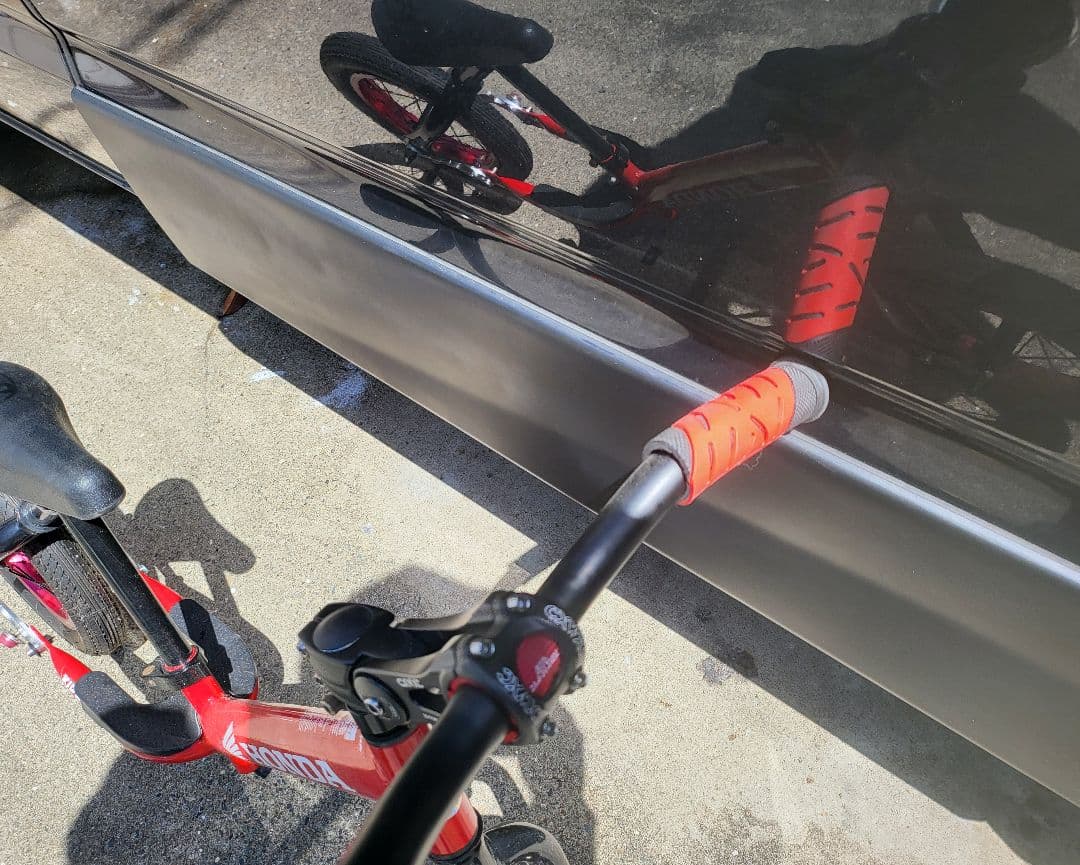 HONDA　赤　カスタム　ストライダー