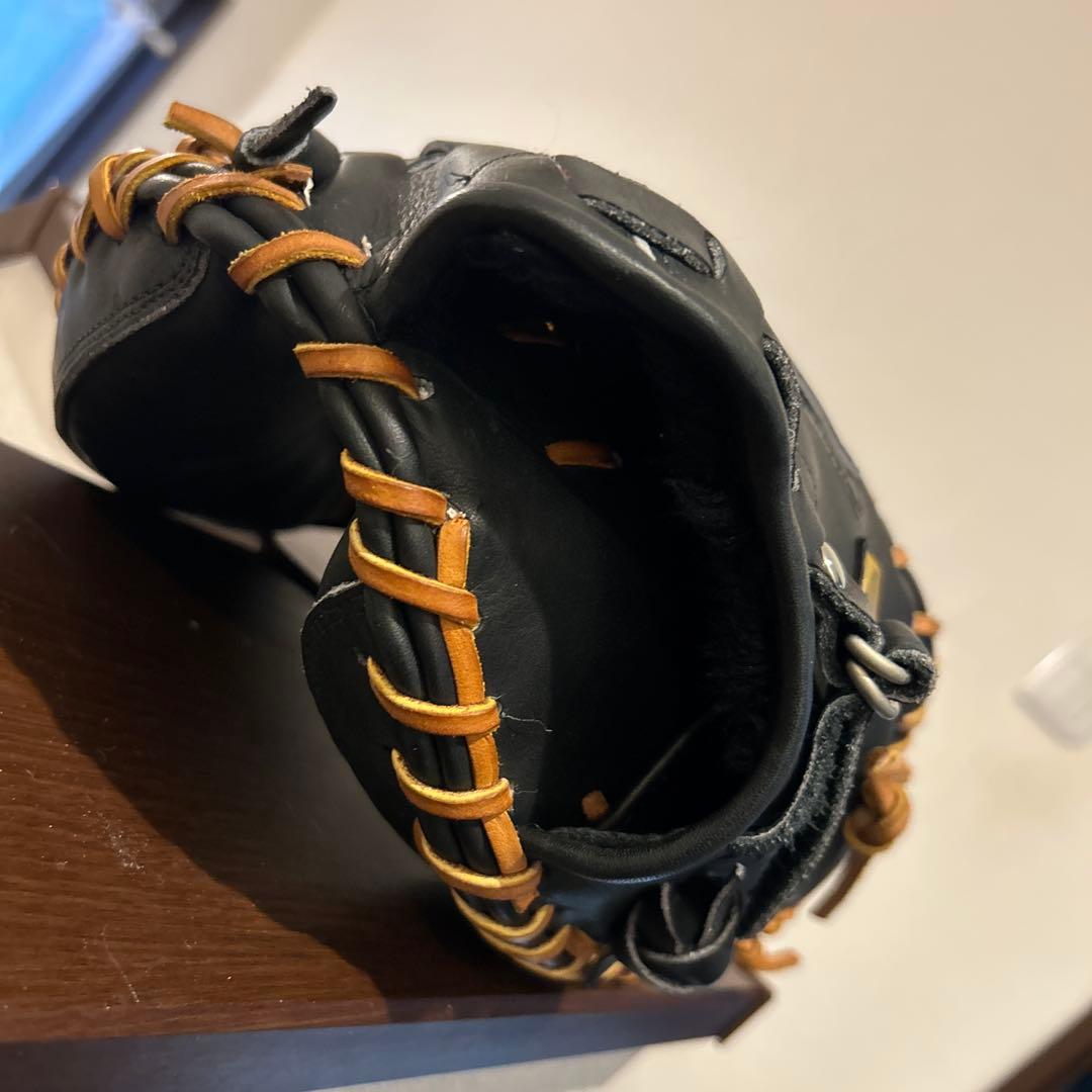 り*う様 激レア　美品　ミツワタイガー　キャッチャーミット　ブラック　REVLT