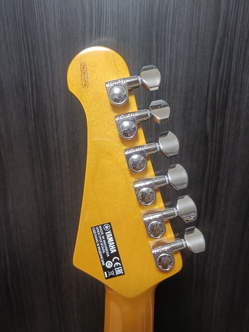 YAMAHA ヤマハ PACIFICA PAC611VFM ケース付