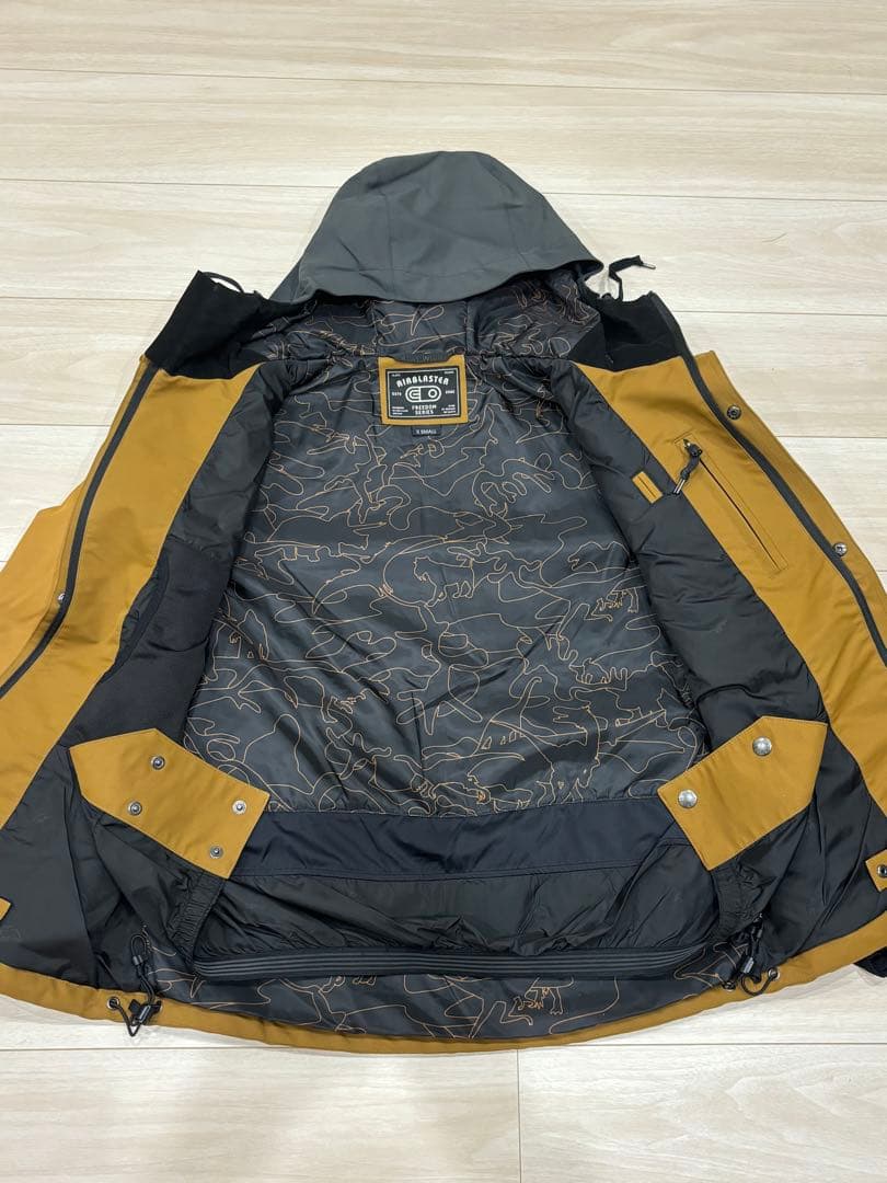 AIR BLASTER (エアブラスター) スノーボードウェア