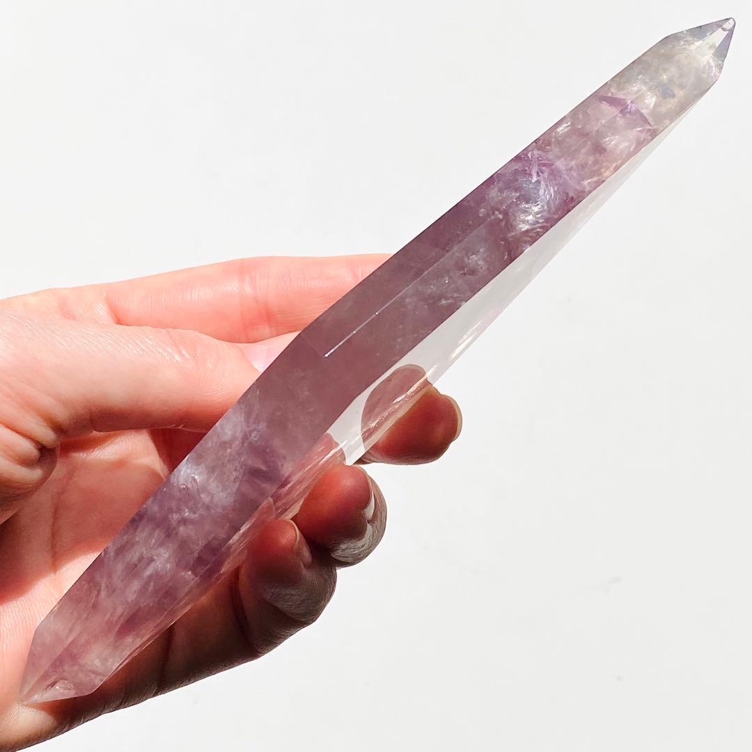 【 虹入り 美しい フローライト ダイヤ型 スタンド付き 蛍石 】