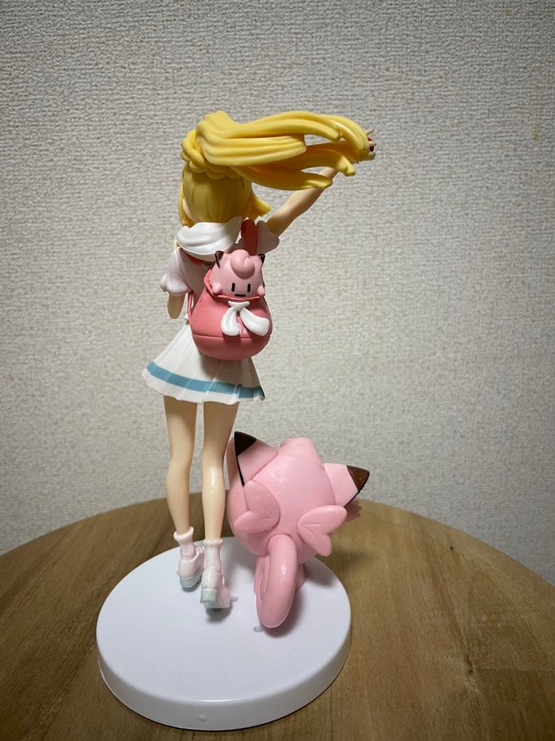 ポケモン　リーリエ&ピッピ　フィギュア