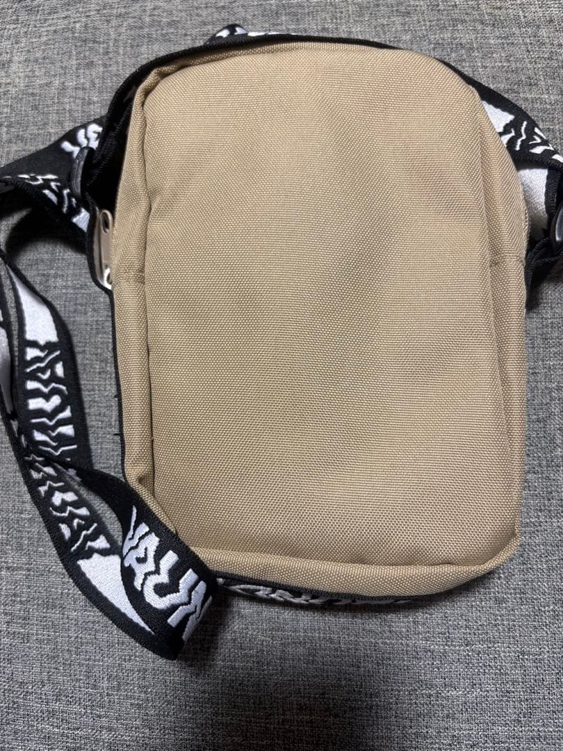 Vaundy ショルダーバッグ サコッシュ ベージュ