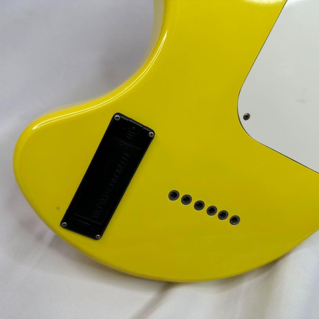 【美品】ZO-3 イエロー アンプ内蔵ミニギター 専用ケース付 ぞーさん　黄色