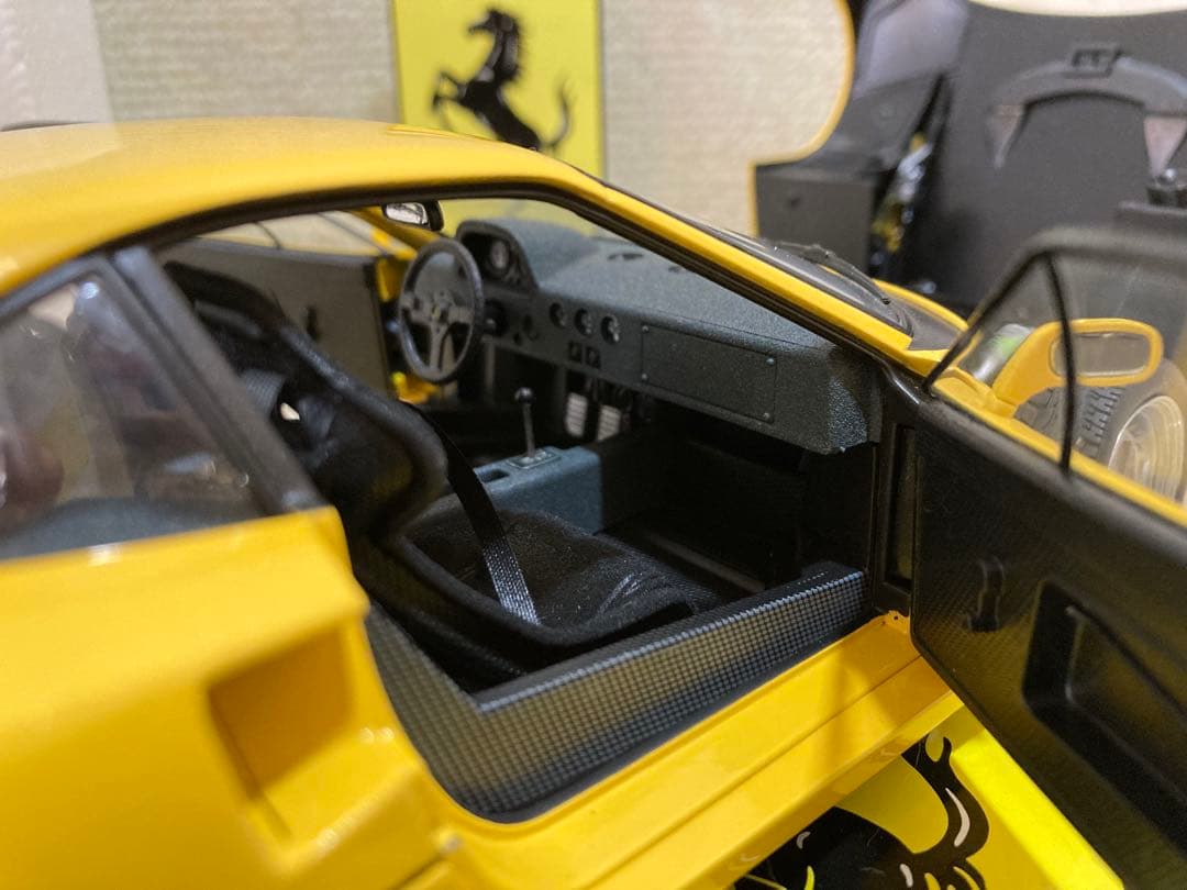 ミニカー FERRARI F40 1:18