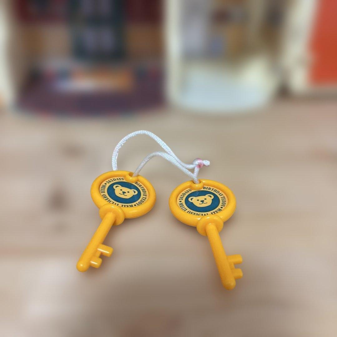 激レア‼️365日バースデイテディ 明治製菓公式アイテム 鍵付きハウス TOMY