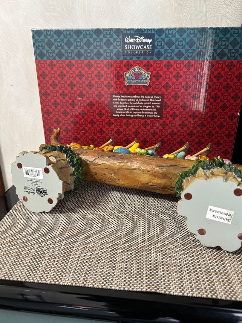 ディズニー　７人の小人　ジム・ショア　木彫り調フィギュア 家路への行進