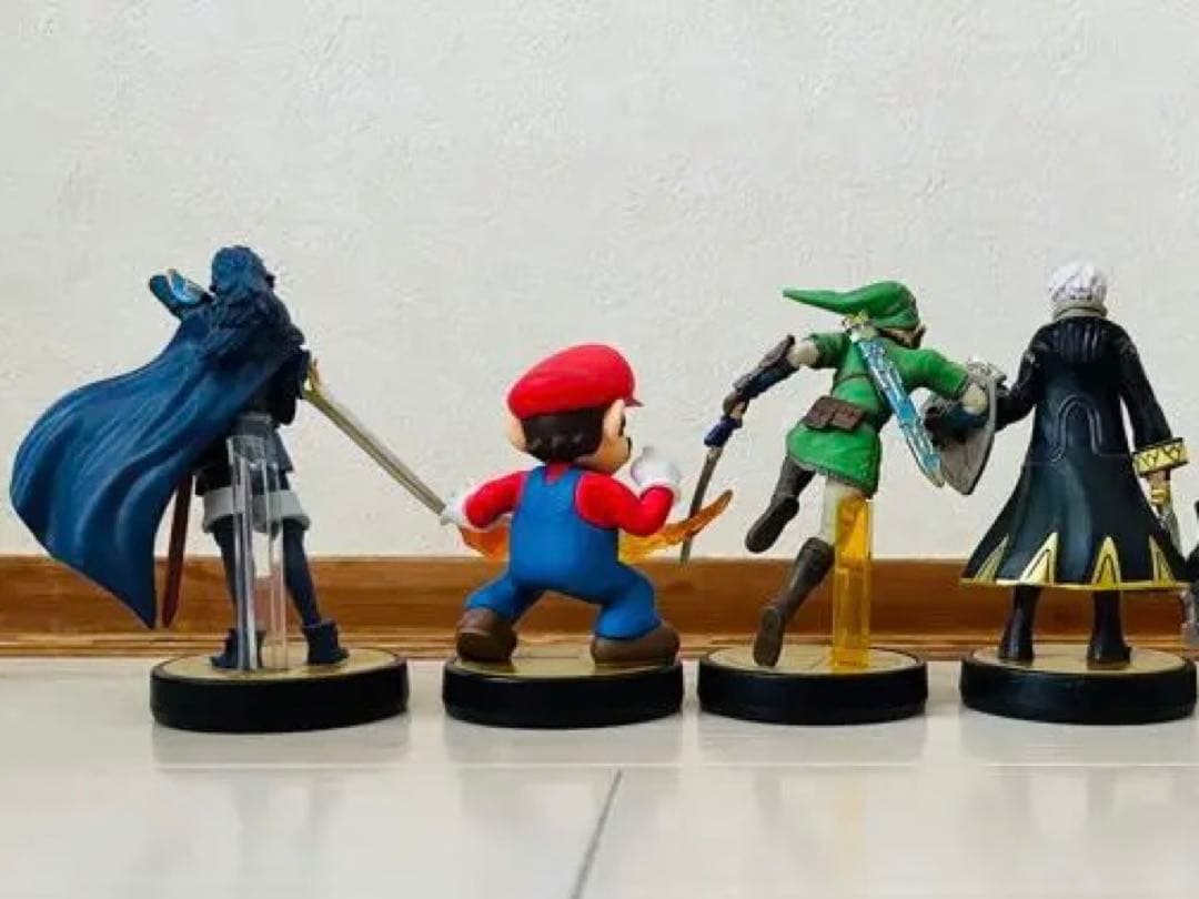 amiibo3体セット　マリオ、ルキナ、ルフレ