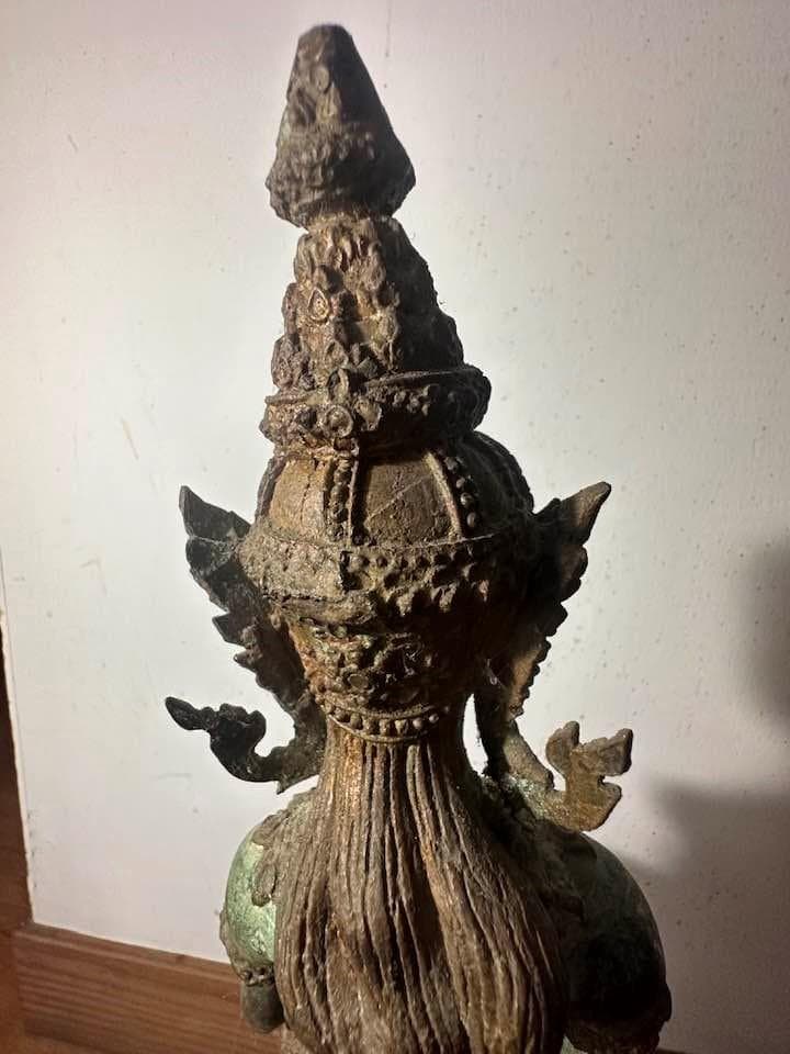 タイ仏像　女性ダンサーのブロンズ像　ブロンズ彫刻。19世紀後半