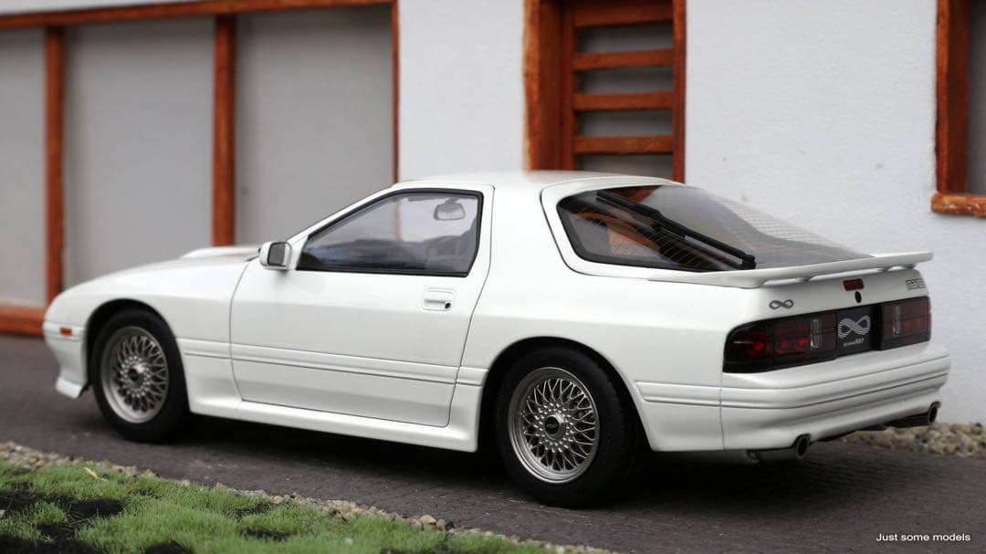 【新品】1/18 WHELART マツダ サバンナ RX-7 FC3S