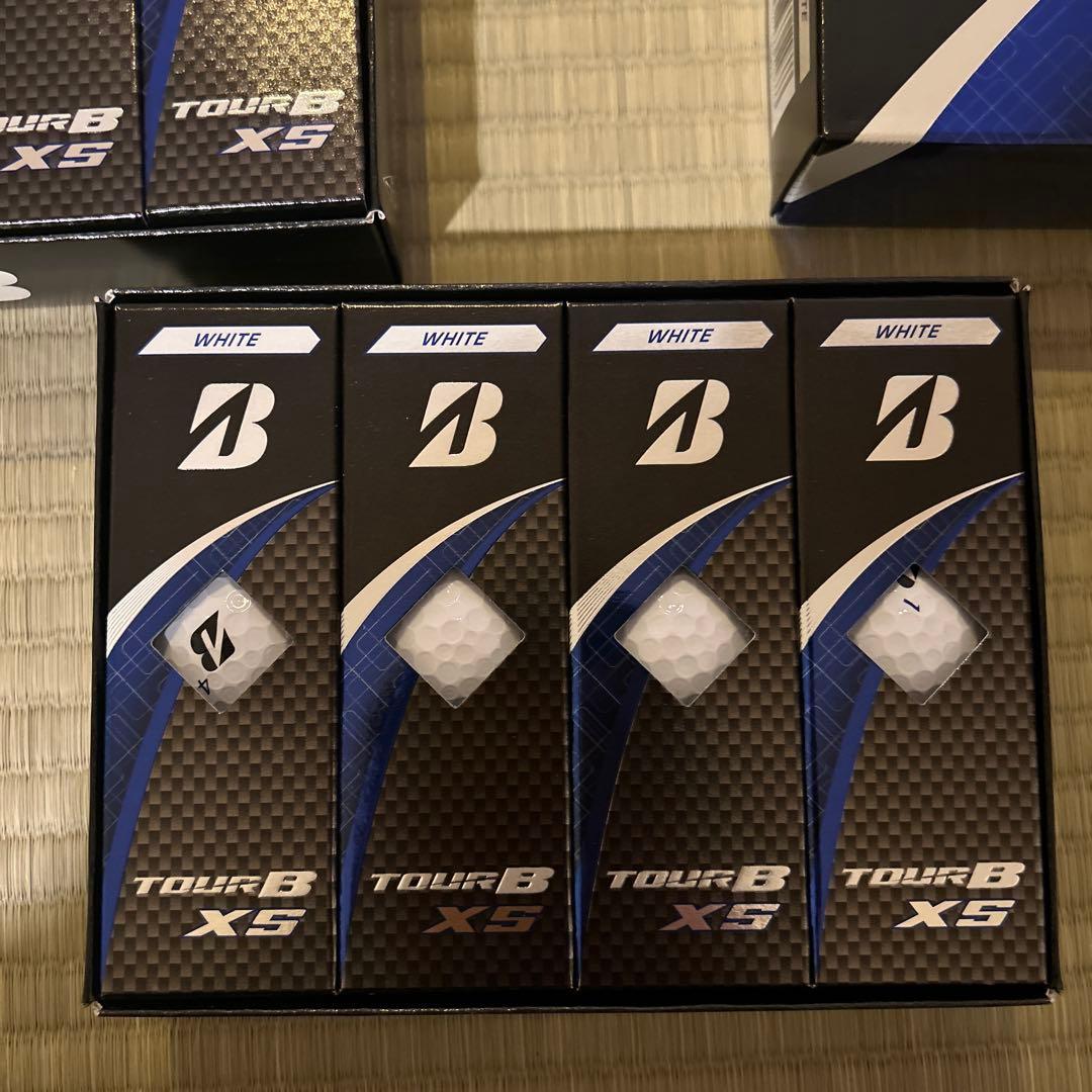 【土日限定価格】ブリヂストン TOUR B XS ゴルフボール　2箱セット