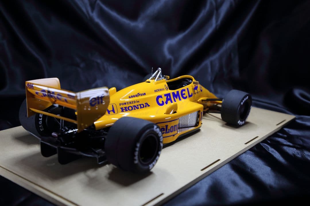 ビーマックス　1/12 ロータス99Tプラモデル完成品