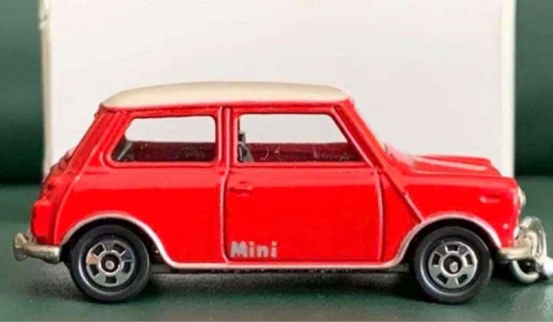 トミカ ミニクーパー キーホルダータイプ 赤/白ルーフ