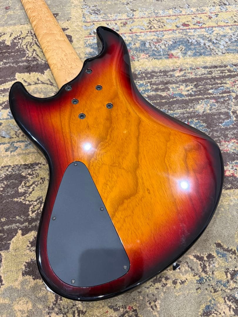 BACCHUS MASTER BUILDERS 5弦ベース