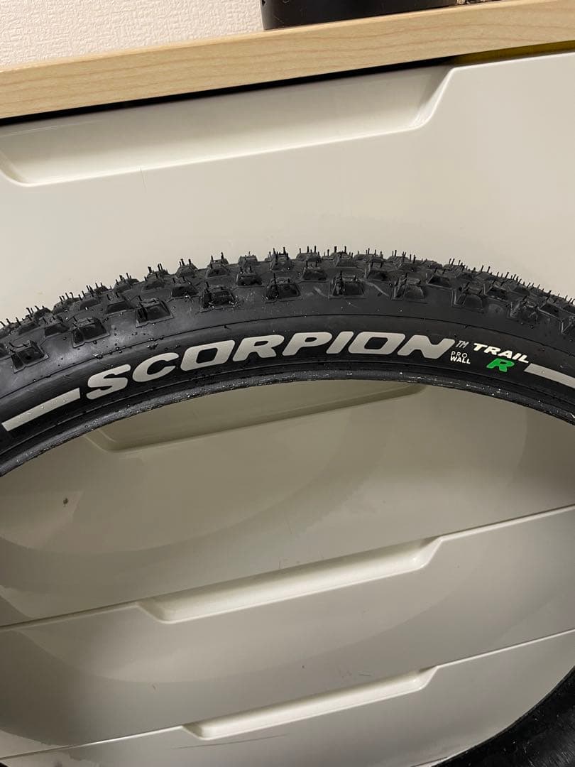 29×2.4 Pirelli SCORPION MTB R&M タイヤ前後セット