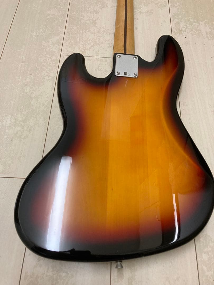 【直受けお安くします】Squie by Fender エレキベース サンバースト