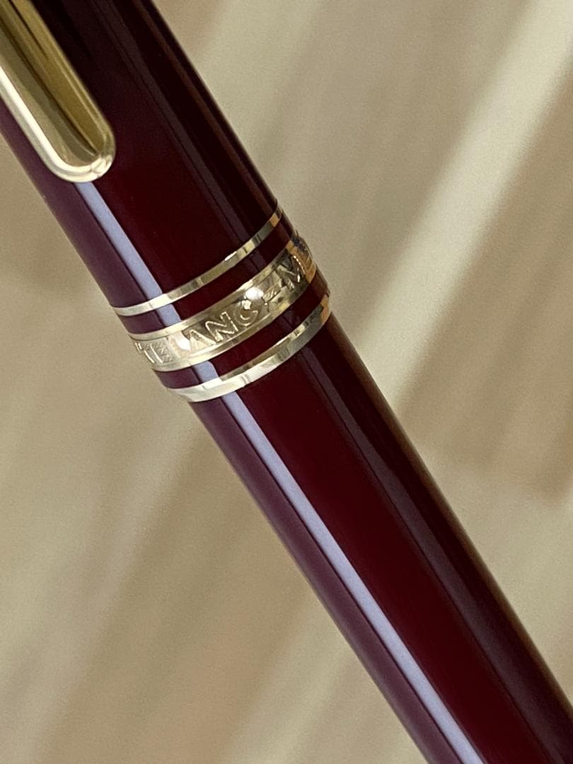 未使用に近い　モンブラン ボルドー色x ゴールド 164 クラシック ボールペン
