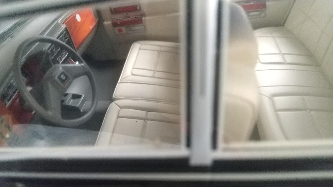 1/18 BoS-モデル キャデラック フリートウッド ブローアム 1982