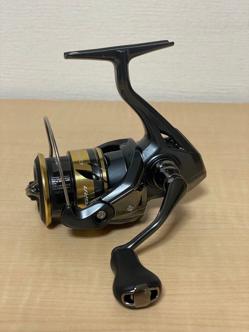 【新品・未使用品】シマノ 25アルテグラ C2000S＋300mライン付き