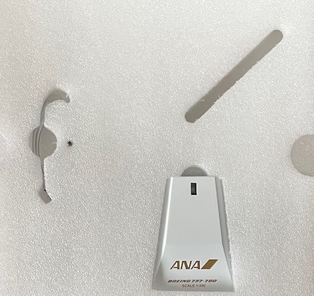 航空機・ヘリコプター ANA B737-700 JA01AN Gold