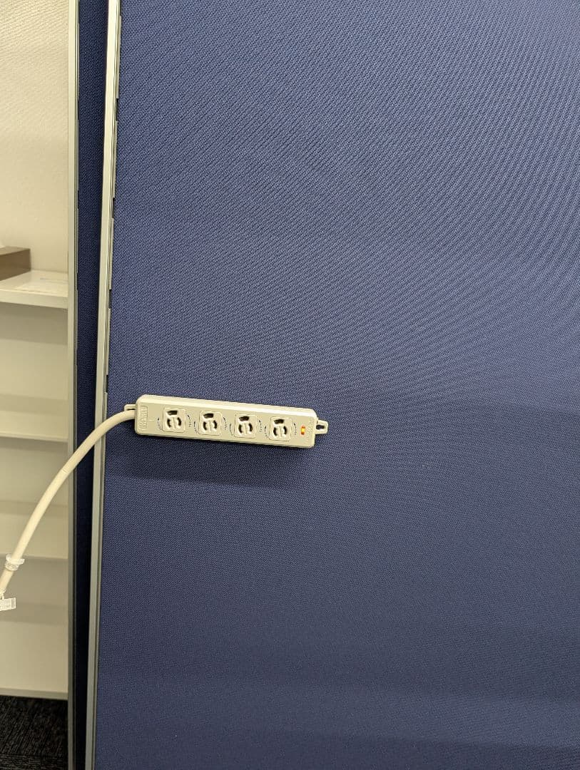 最終値下！！来月処分！！【直接取引限定】内田洋行　ネイビーオフィスパーテーション