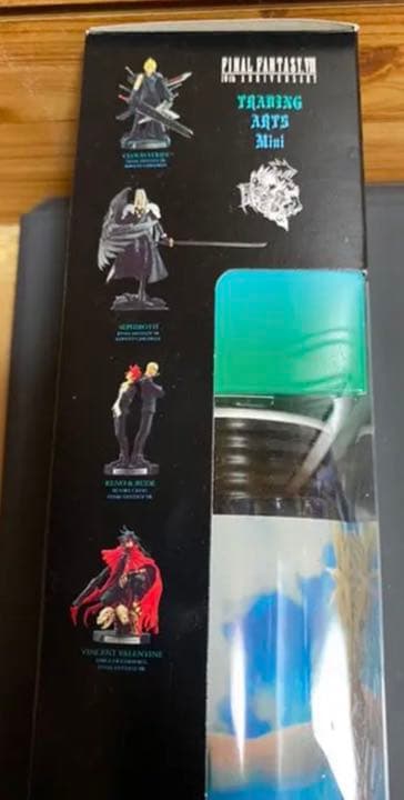 FF7  未開封のフィギュア　ポーション缶