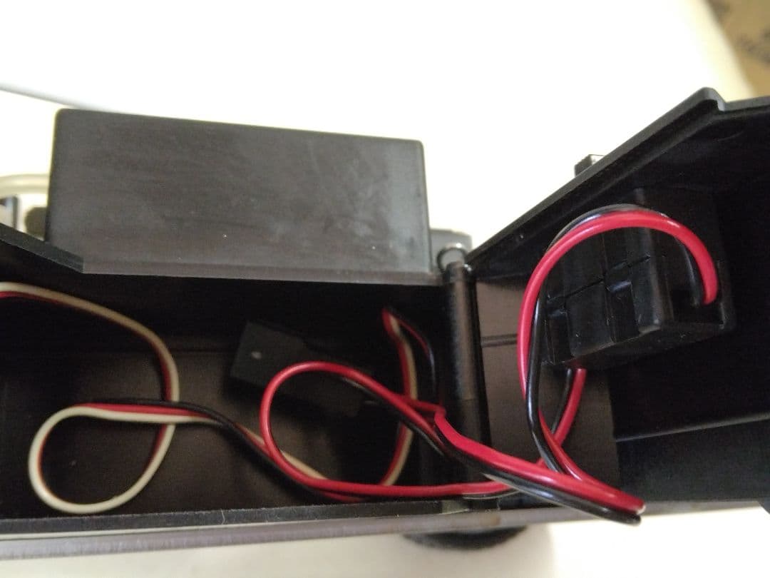 シ*ス様 エコ便送0 京商　エンジンラジコンカー　1/10 ボディ　メカ付　送信