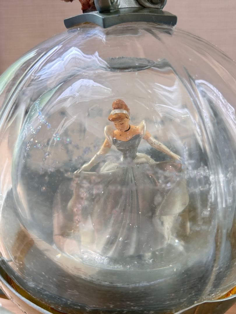 ディズニー　シンデレラ　スノードーム