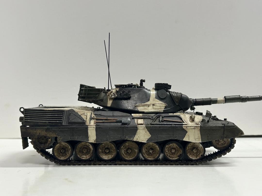 レベル　1/35 レオパルド1A5 完成品　戦車　プラモデル　ノルウェー