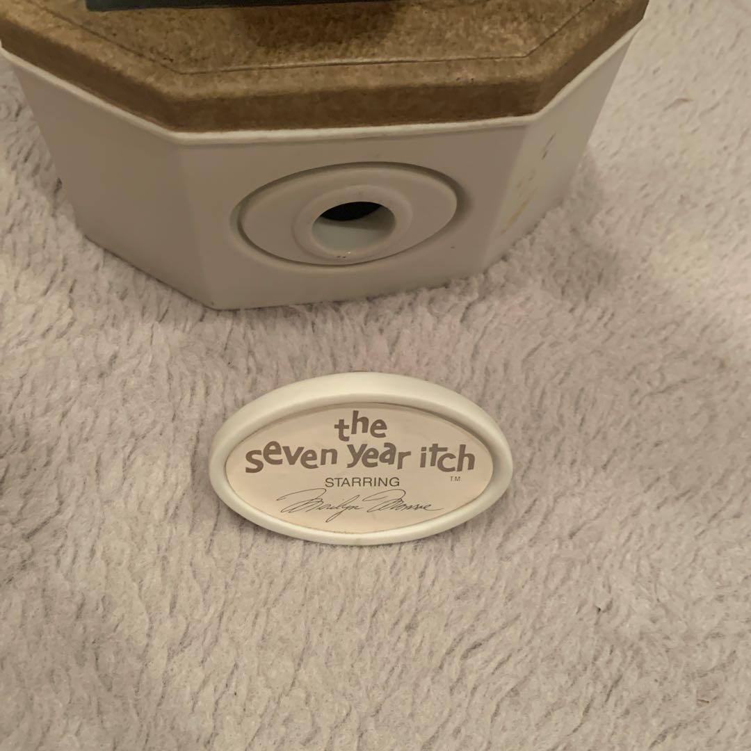 miles.ohashi マリリンモンロー 7年目の浮気 空瓶