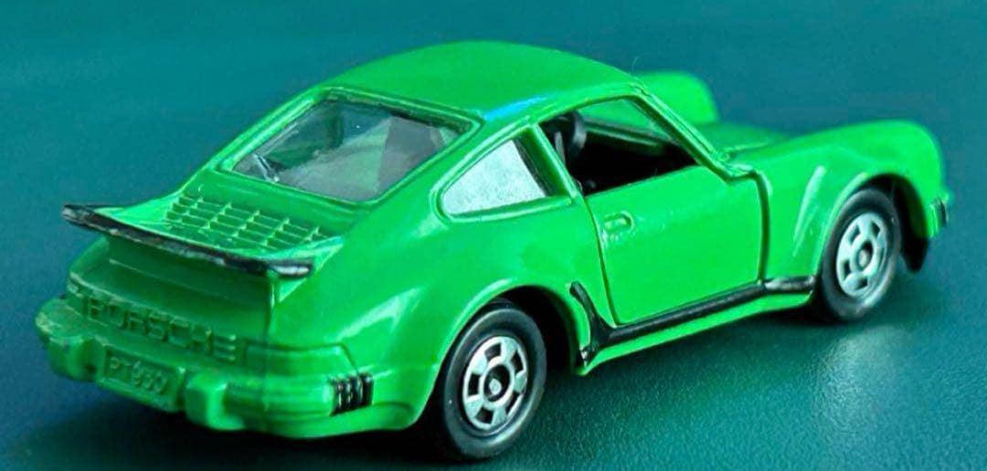 トミカ ポルシェ 930ターボ グリーン
