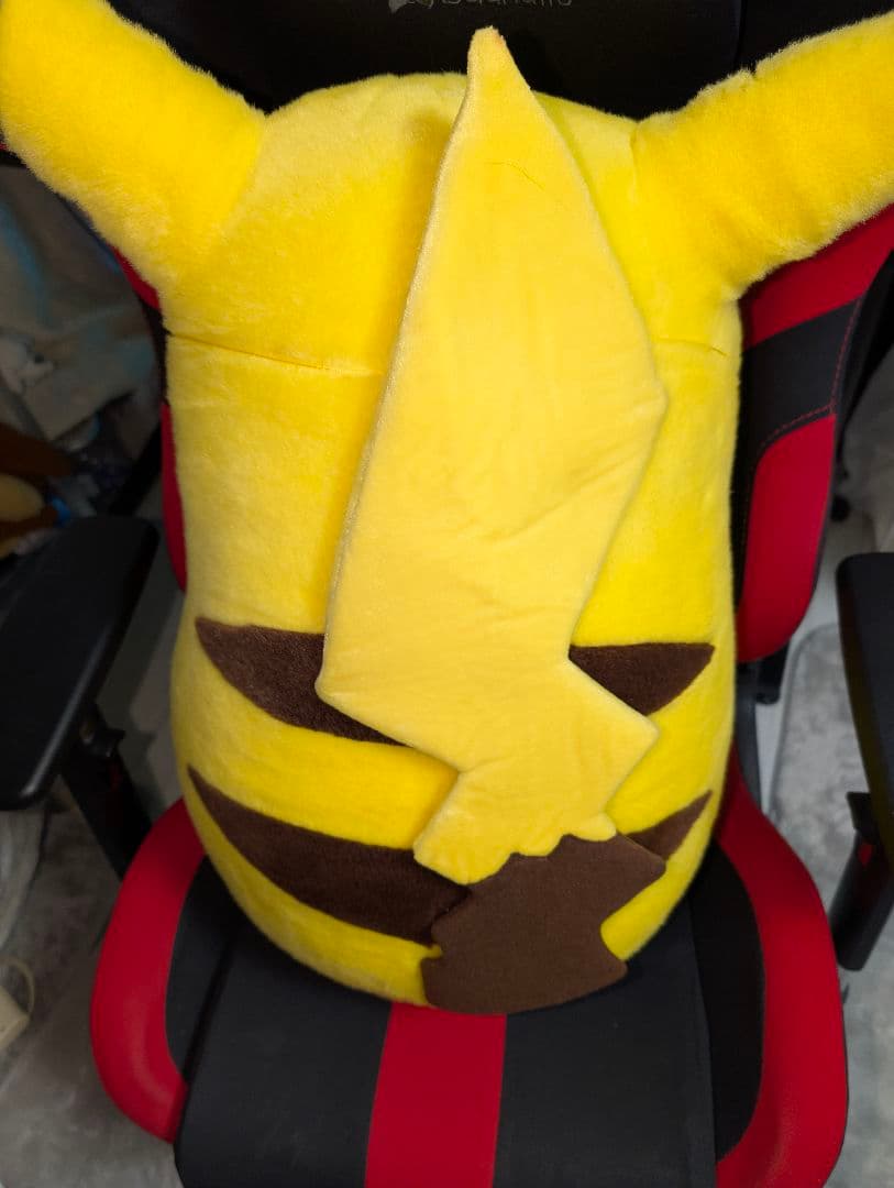 タグ付き　TOMY AG ピカチュウ 超特大ぬいぐるみ