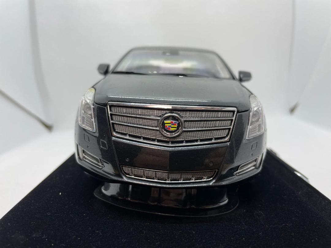 102-005 1/18 キャデラック Cadillac XTS グレー