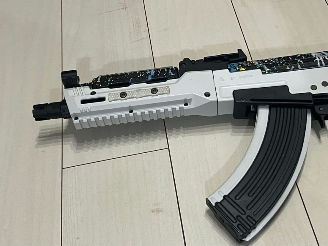 東京マルイ 次世代電動ガン AKホワイトストーム 塗装カスタム