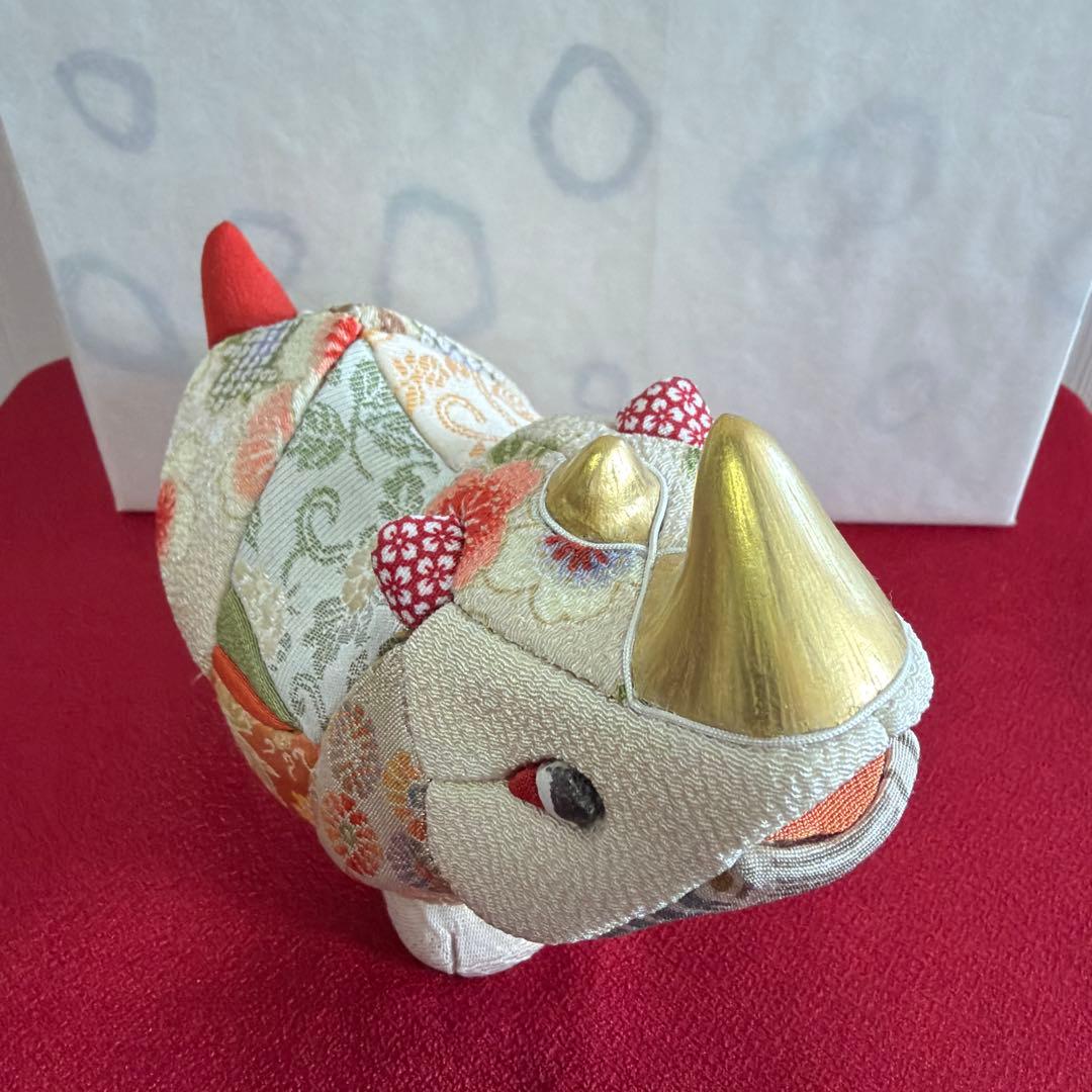 伝統的な木目込人形rino(サイ)、幸一光の作品