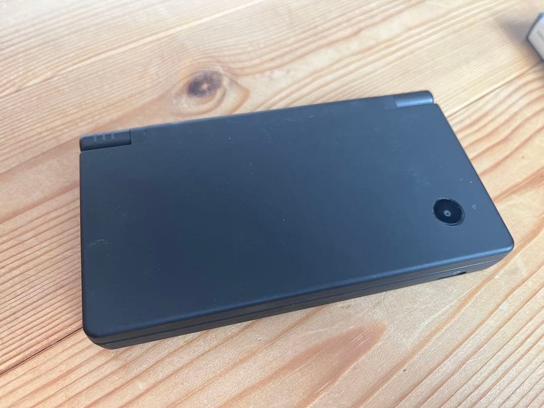 ニンテンドー DSi ブラック 美品 ソフト3本 SDカード 箱 説明書付き