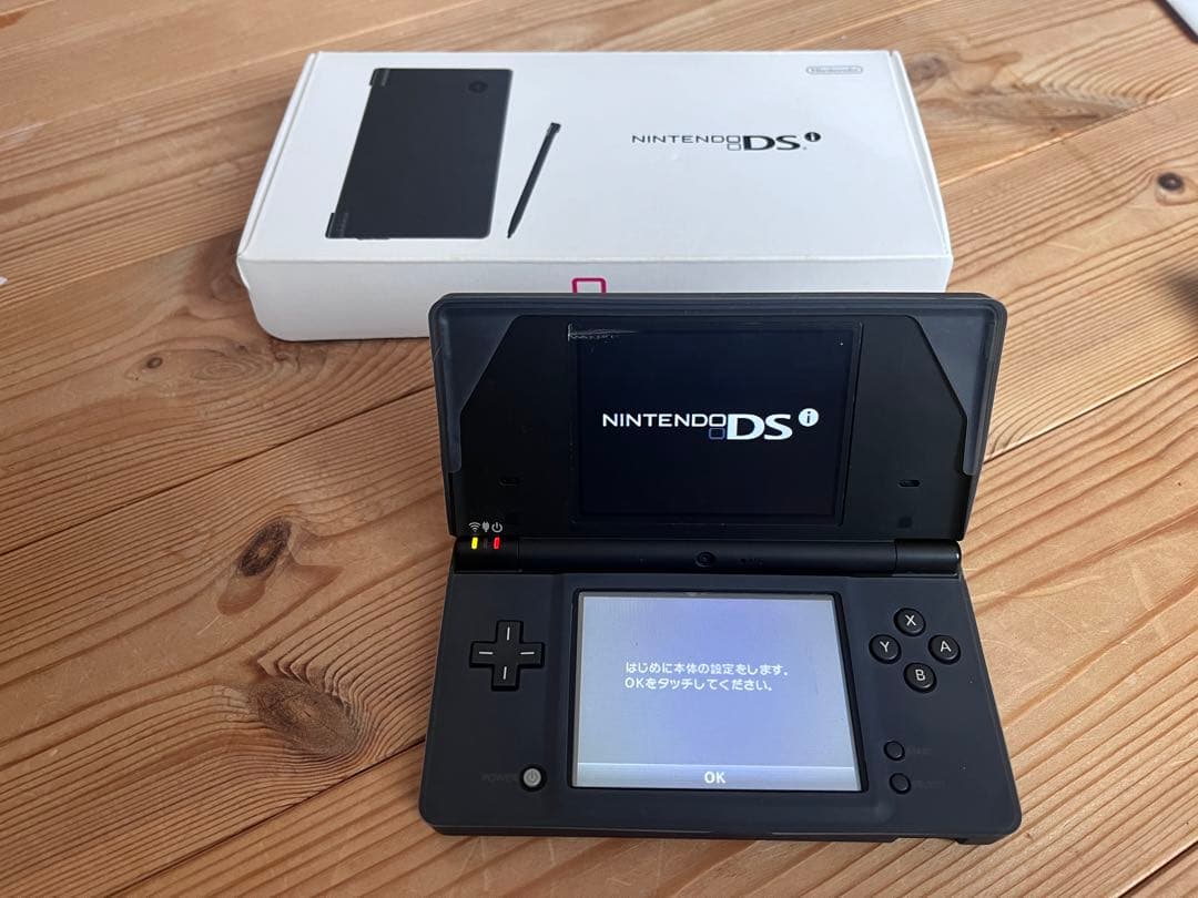 ニンテンドー DSi ブラック 美品 ソフト3本 SDカード 箱 説明書付き