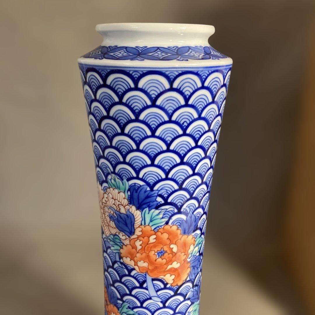 【市川光春】色鍋島の伝統　鍋島藩窯　御庭焼　市川光春作　錦牡丹波波地文　花瓶