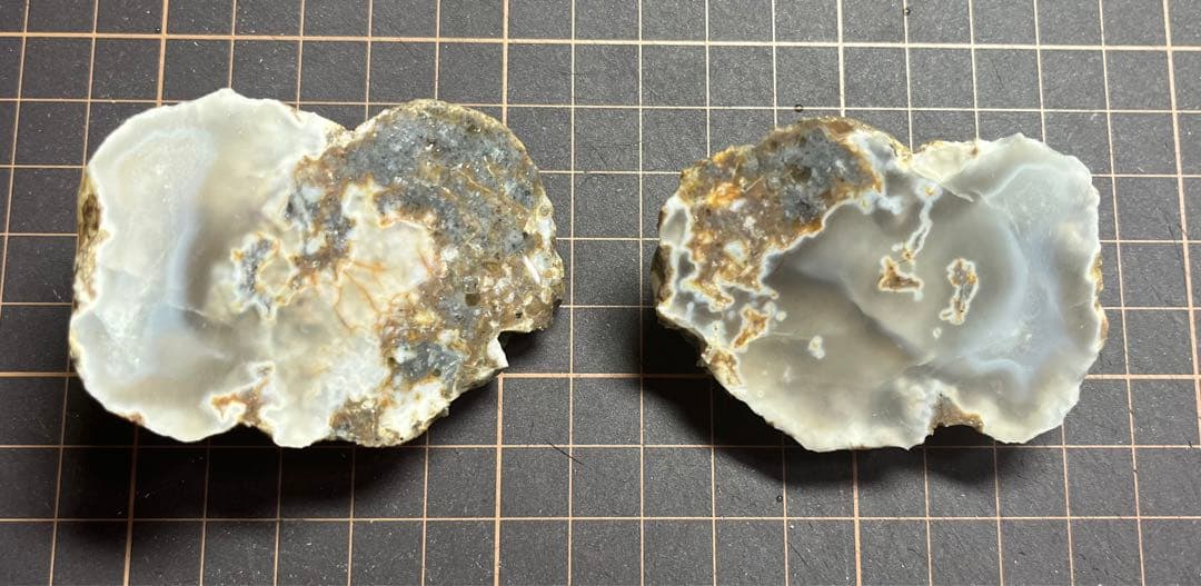 石川県産　陰陽石　龍石　サンダーエッグ　瑪瑙　国産鉱物　標本　原石　めのう