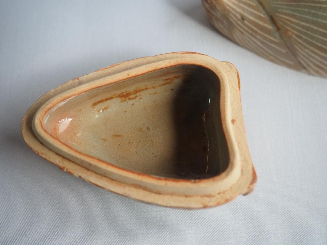 12代田原陶兵衛造『萩筍香合』（共箱）