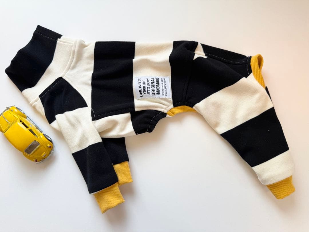 太ボーダーのロンパース　イタグレ服　犬服　ハンドメイド