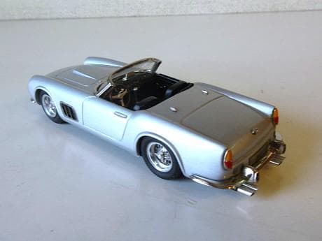 特価 AMR (1/43) フェラーリ 250GT California