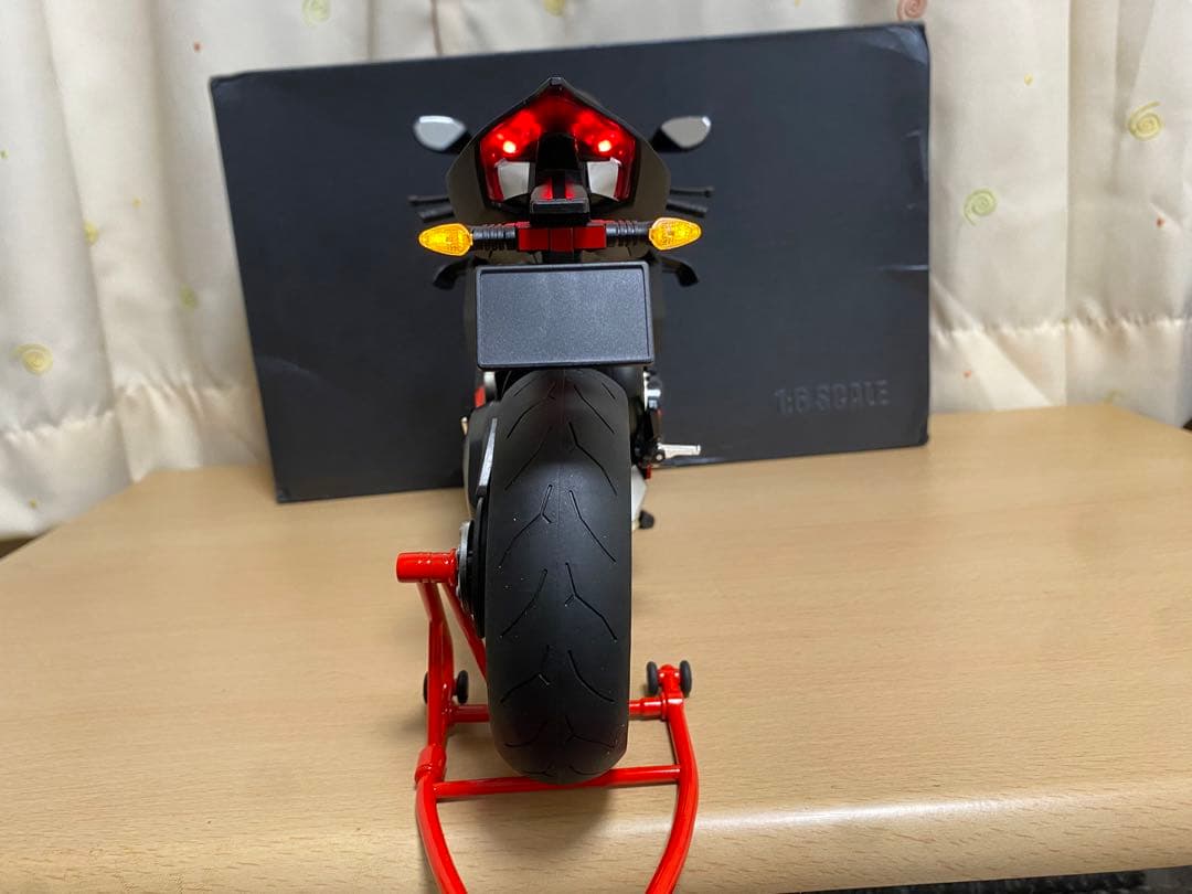 DUCATI パニガーレV4 SP2 1/6スケール　ドゥカティ